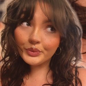 Meet your Posher, Courtney